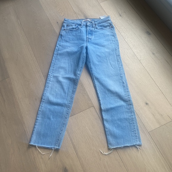 Levi’s Wedgie Straight 26”L - Picture 3 of 8